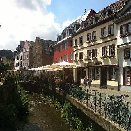 Ferienhaus Eifeldoemchen Holiday home
